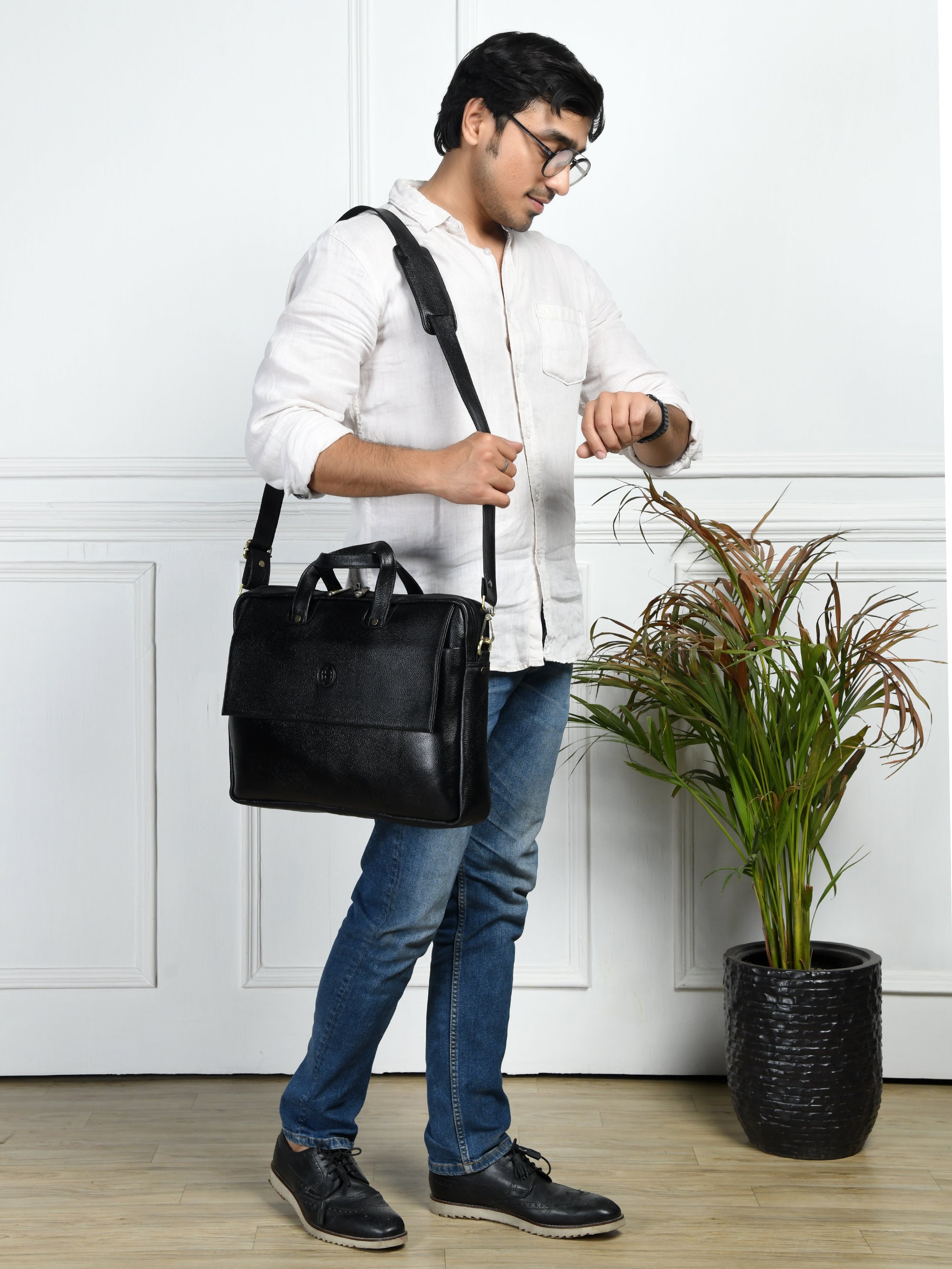 Executive Edge Leather Laptop Briefcase - Black Colour