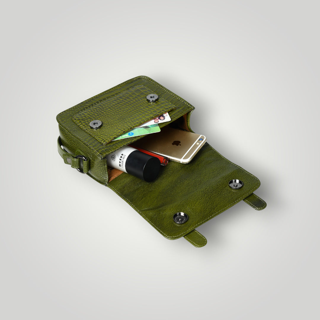 Urban Voyager Leather Belt Bag - Green Colour