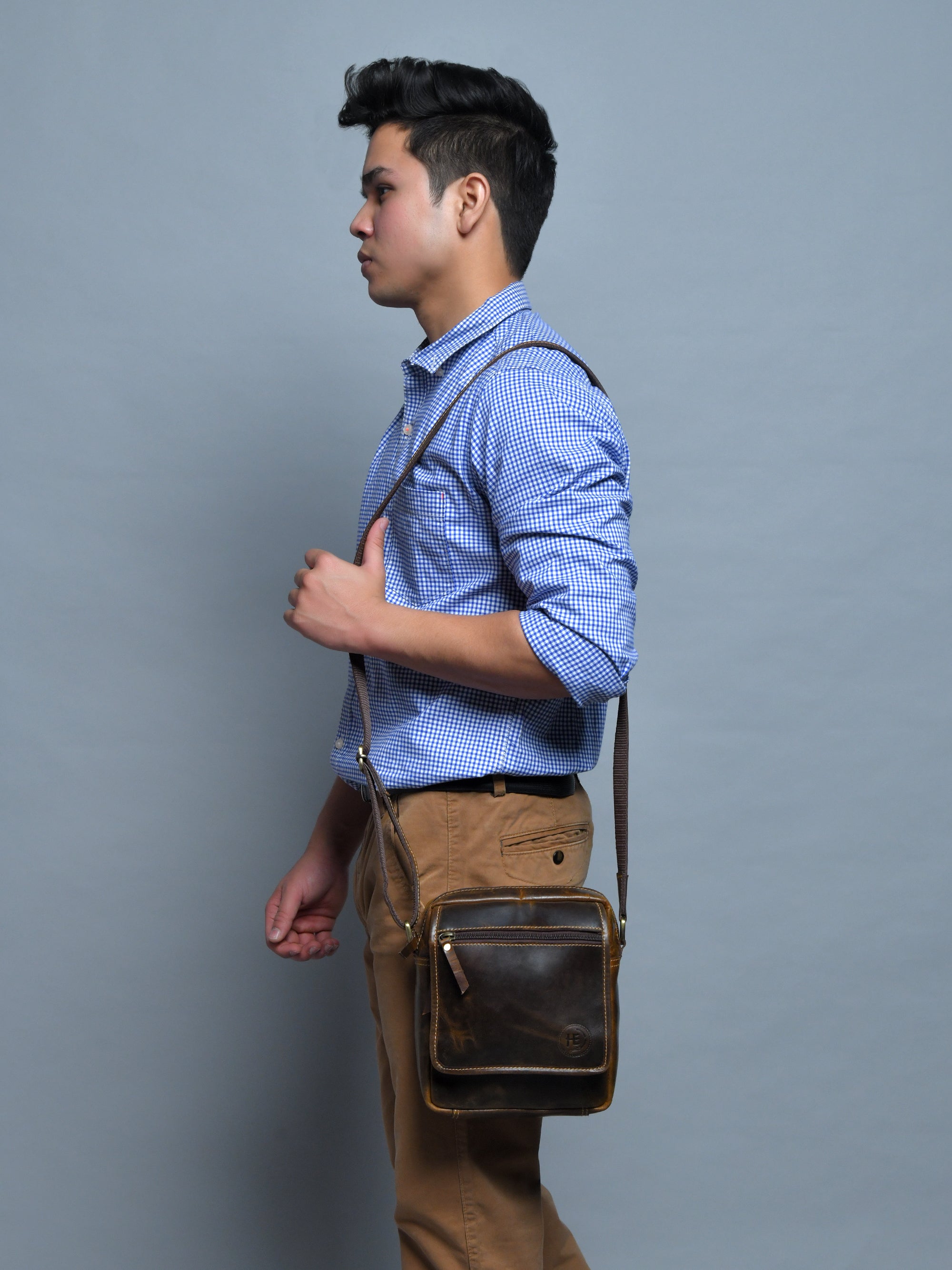 Explorer Vintage Leather Sling Bag - Maroon Colour