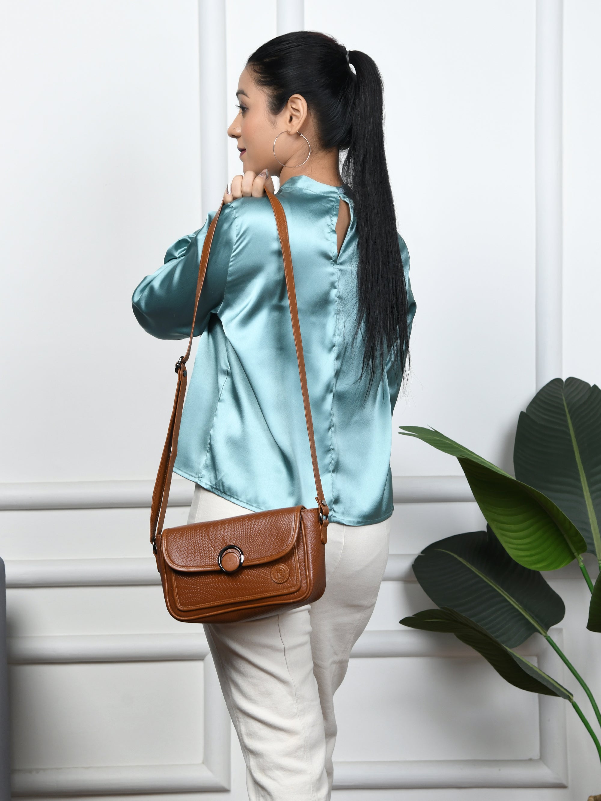 Chic Leather Women's Handbag - Maroon Colour