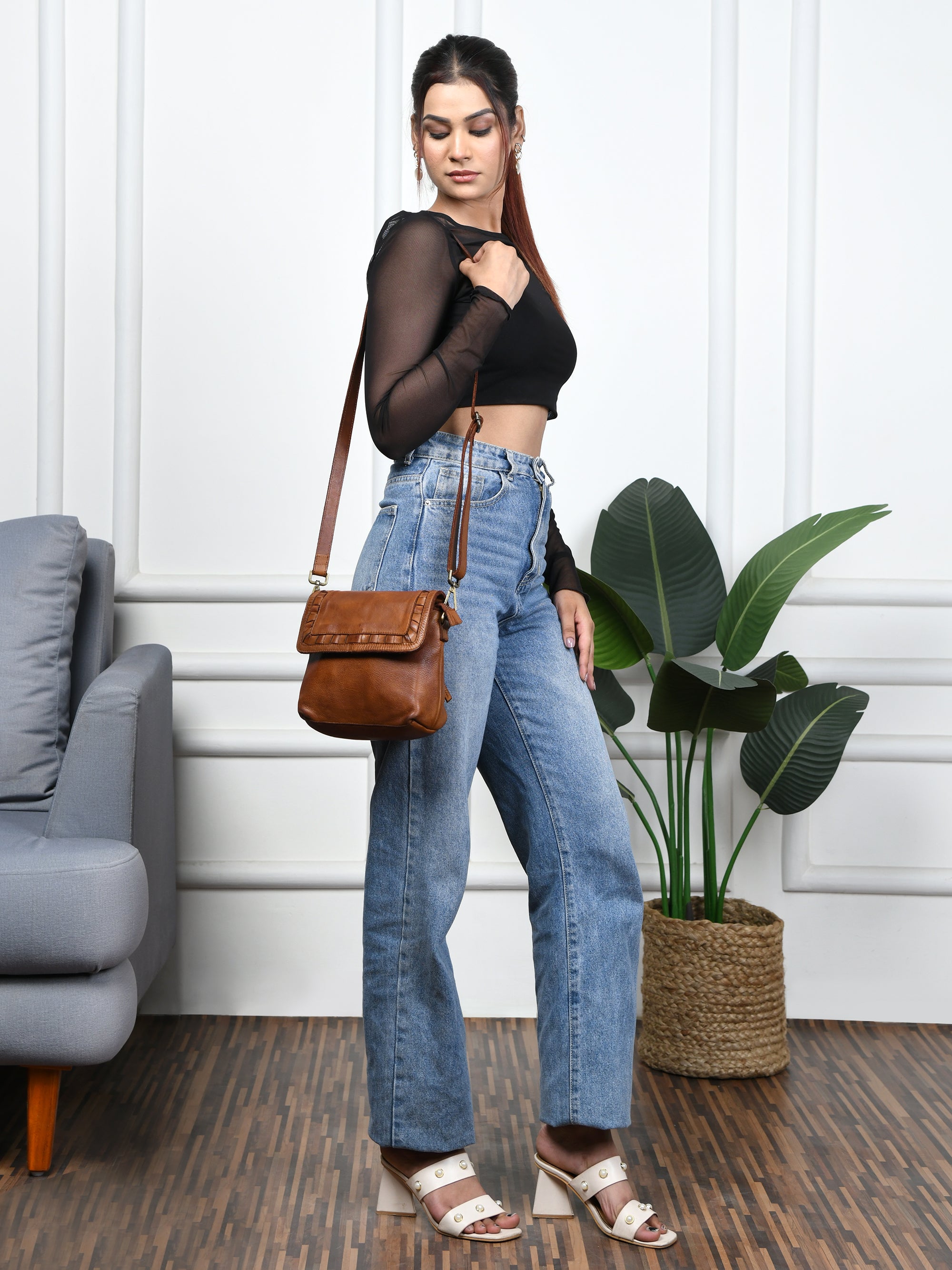 Verdant Crossbody Women's Leather Handbag - Maroon Colour