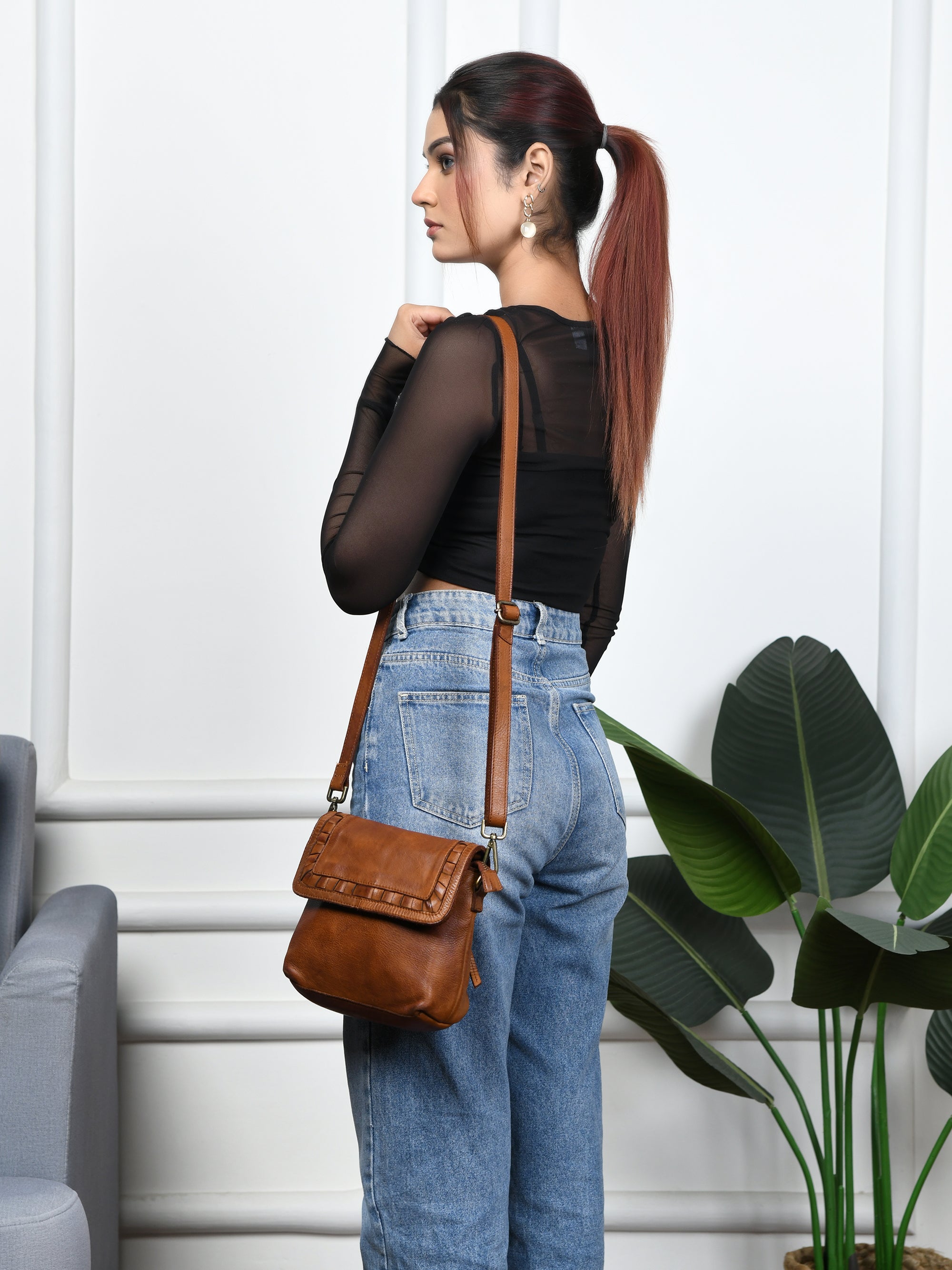 Verdant Crossbody Women's Leather Handbag - Maroon Colour