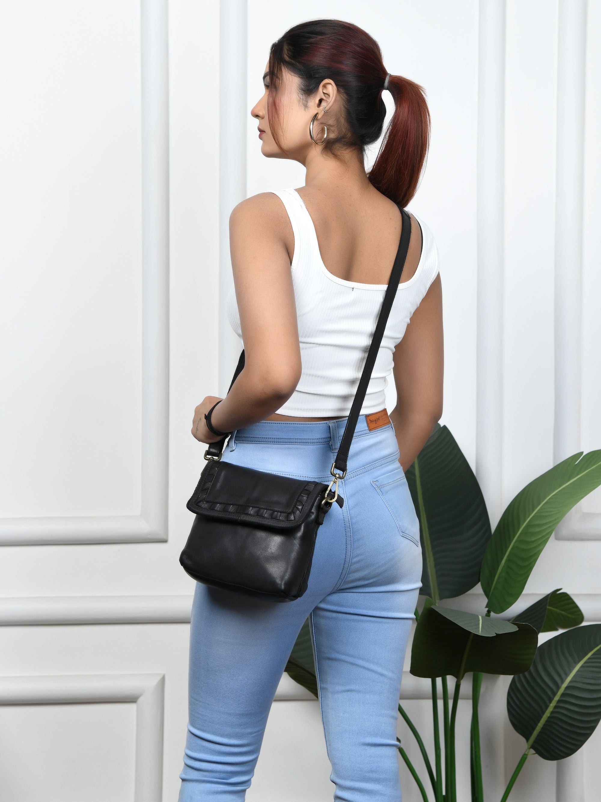 Verdant Crossbody Women's Leather Handbag - Black Colour